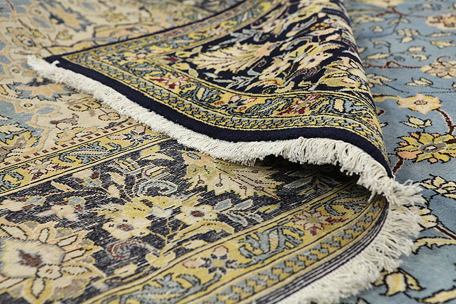 Isfahan Alfombra Persa 560x325 - Imagen 4